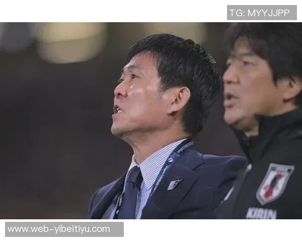 日本队3-0战胜玻利维亚球员们向执教百场的森保一献上祝福